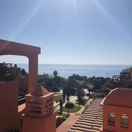 Spacious Beachfront Penthouse Apartman Estepona